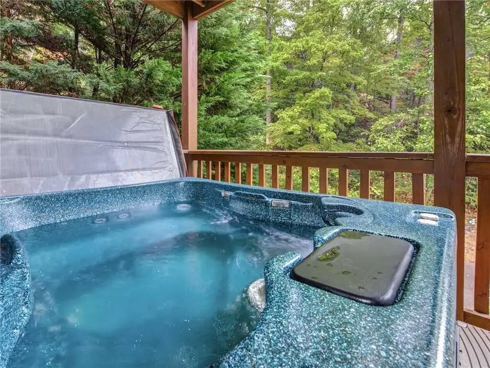 Bears Corner 3 Bedroom Home with Hot Tub