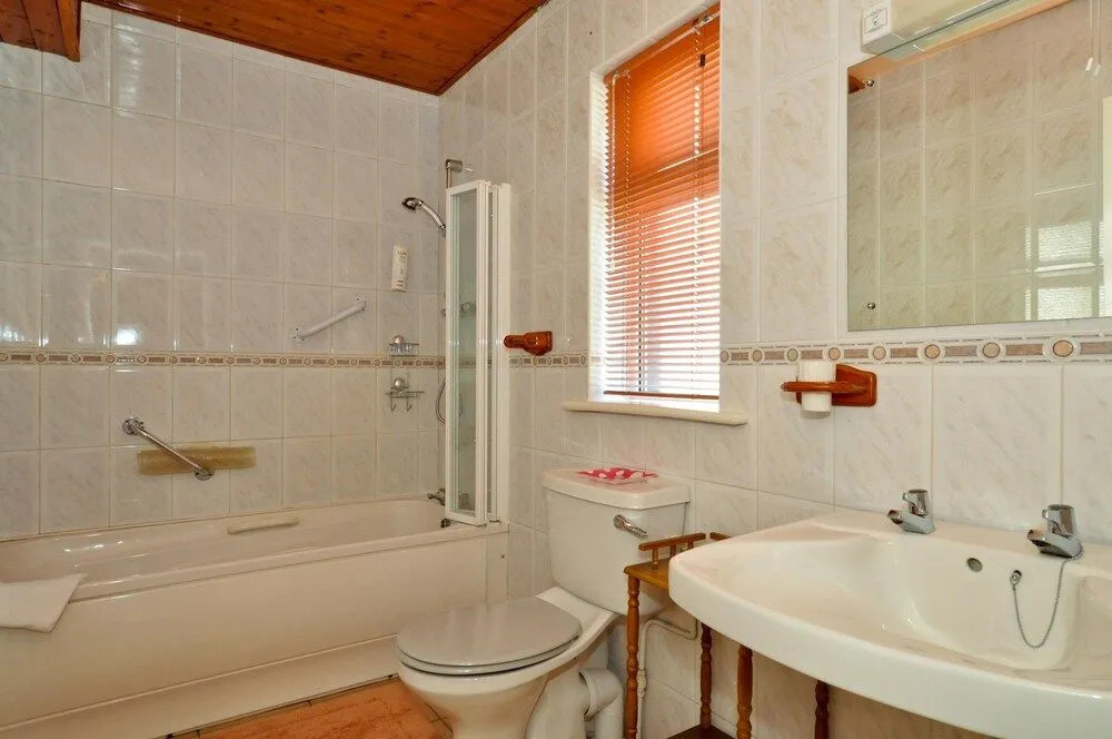 Augusta Lodge Guesthouse