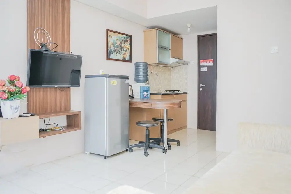 Modern Comfy 2Br Serpong Greenview Apartment
