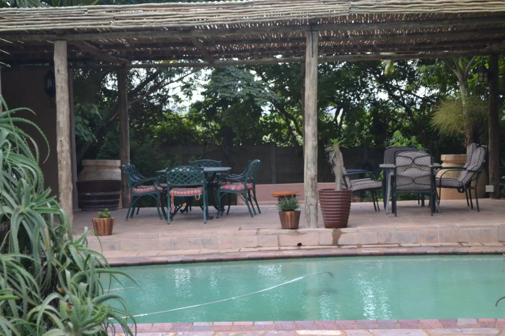Gateway Country Lodge
