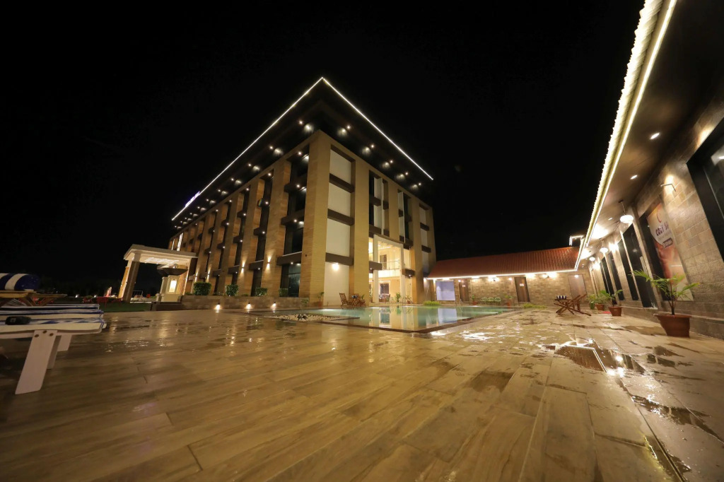 Sarovar Portico, Somnath