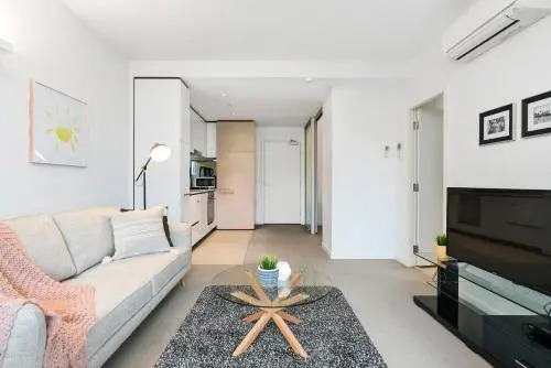Complete Host Leopold Apartments