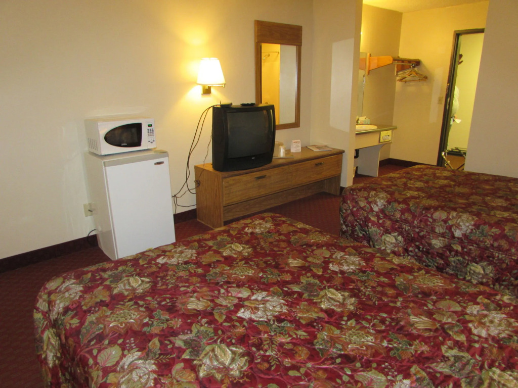 The Inn & Suites SW Omaha