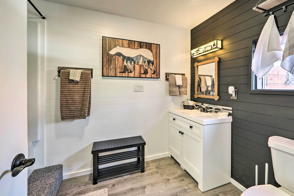 Hot Tub & Deck: Pet-Friendly Home in Payson