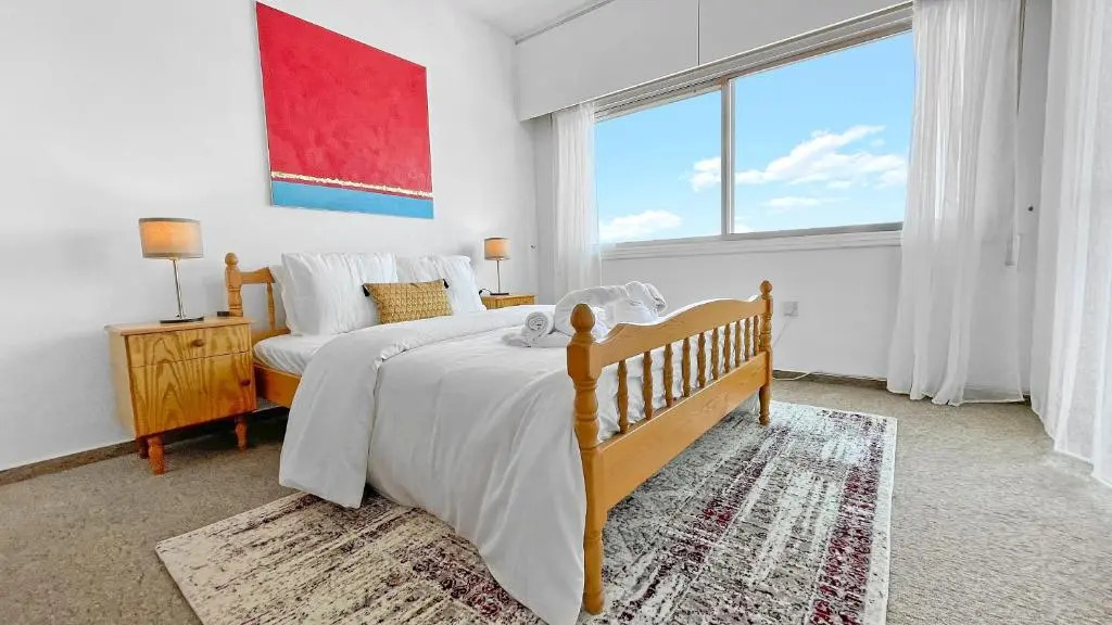 2BR SEAFRONT Apt in city center close to the beach