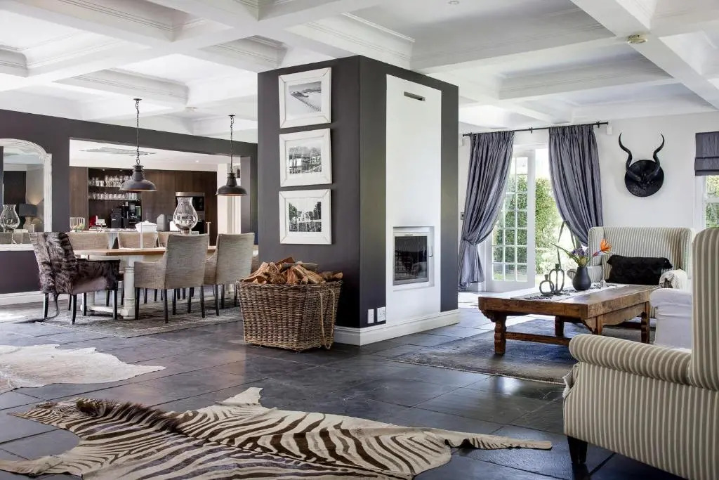 14 on Klein Constantia, Adults only