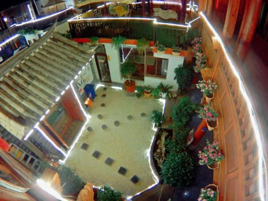 丽江见山庐古城全景花园酒店