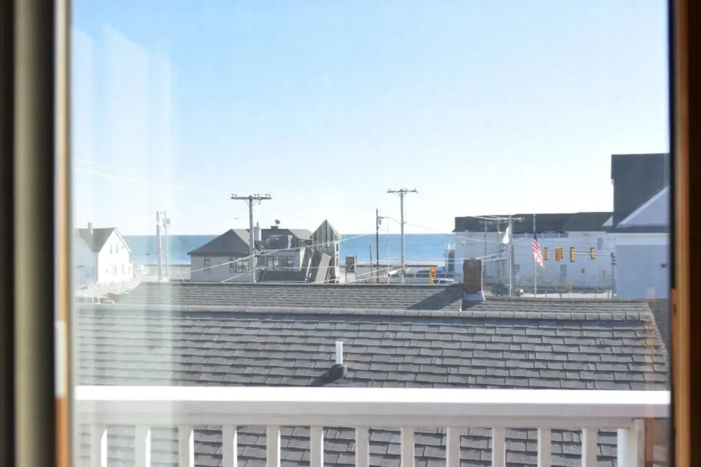 Rheas Inn by the Sea
