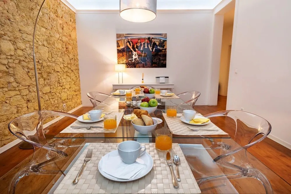 Wide and Modern Apartment in Lisbon