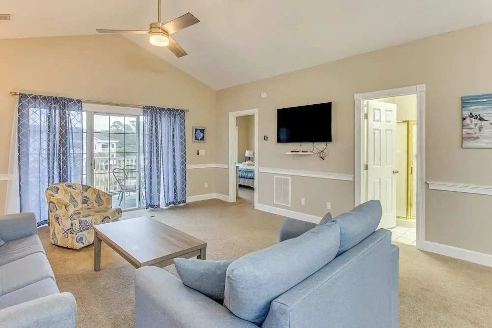 2 Mi to Ocean: Myrtle Beach Condo w/ Balcony