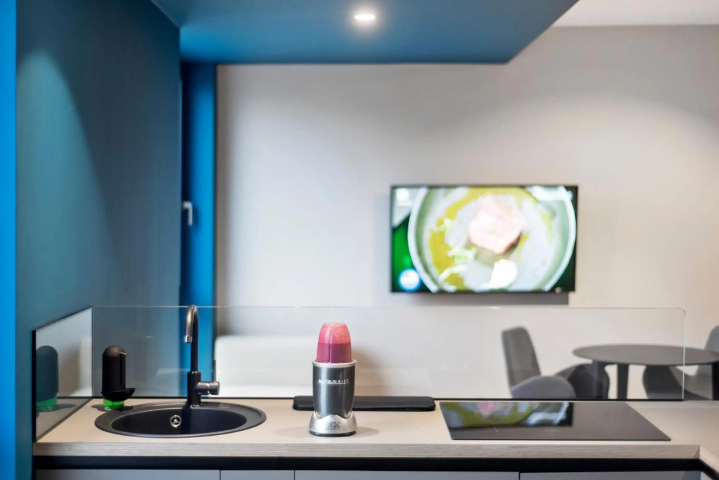 FourRoomotel