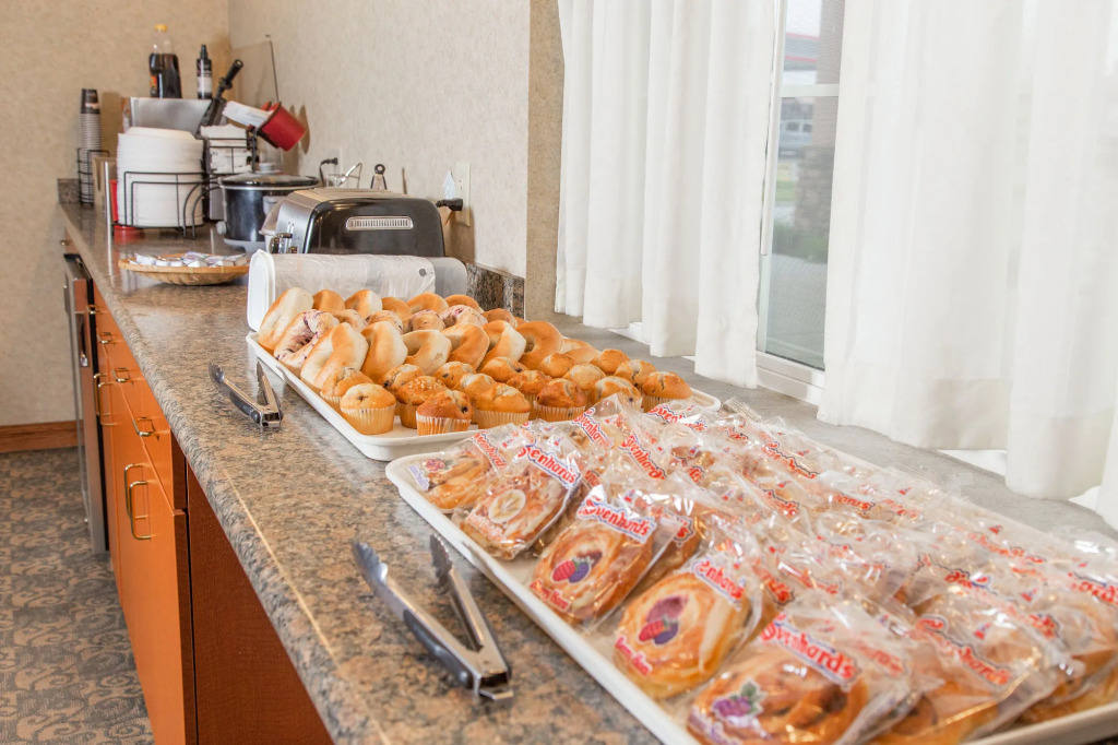 BridgePointe Inn & Suites by BPhotels, Lincoln I-80 & 27th St
