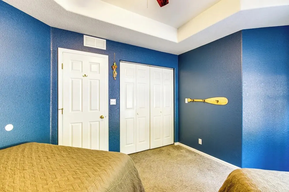 Community Perks! Waterfront Lake Ozark Escape