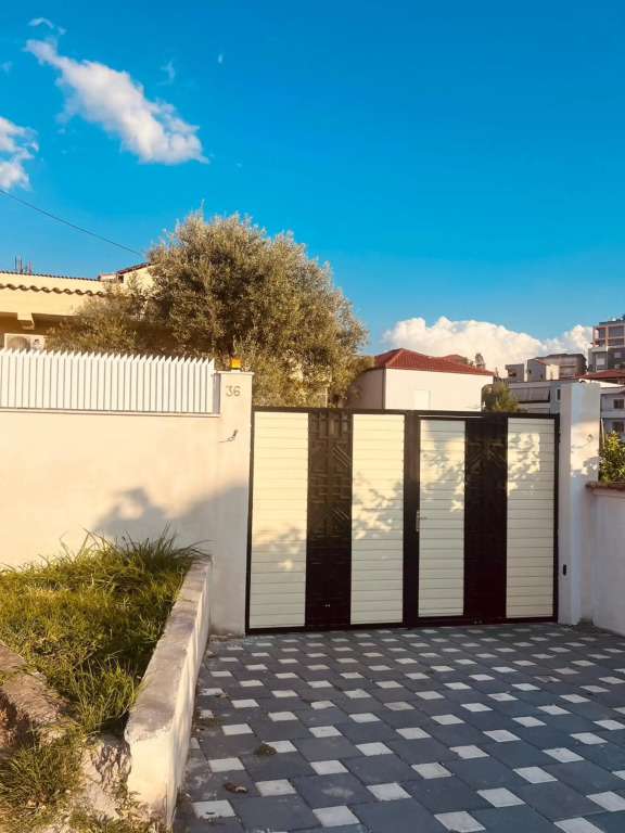 1 Apartment 2-3 Adults 20 minutes by Walk to City Center Free Parking