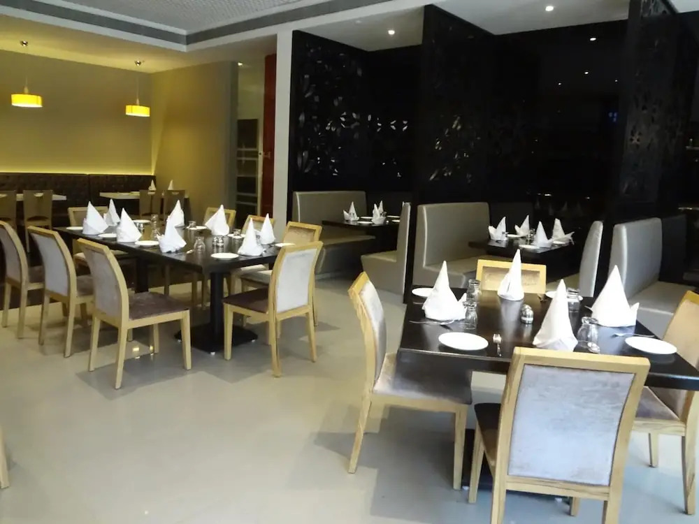 Hotel Satkar Grande