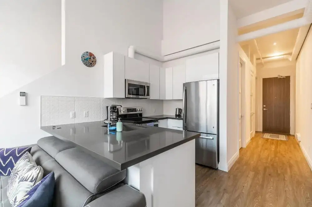 2BR 2 Storey Loft Free Parking Gym 5