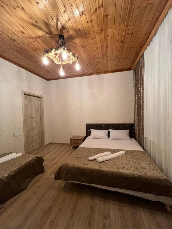 Cozy House With Swimming Pool Near City Center