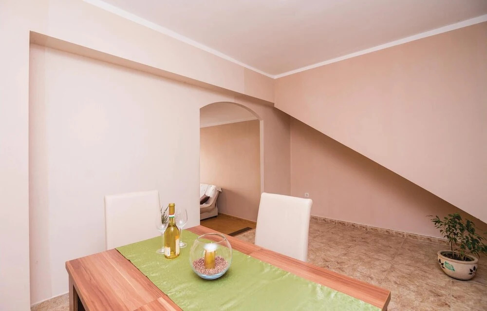 Awesome Home in Markov Rt With Wifi and 1 Bedrooms