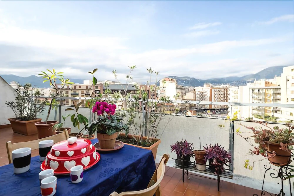Zisa Flat with Terrace