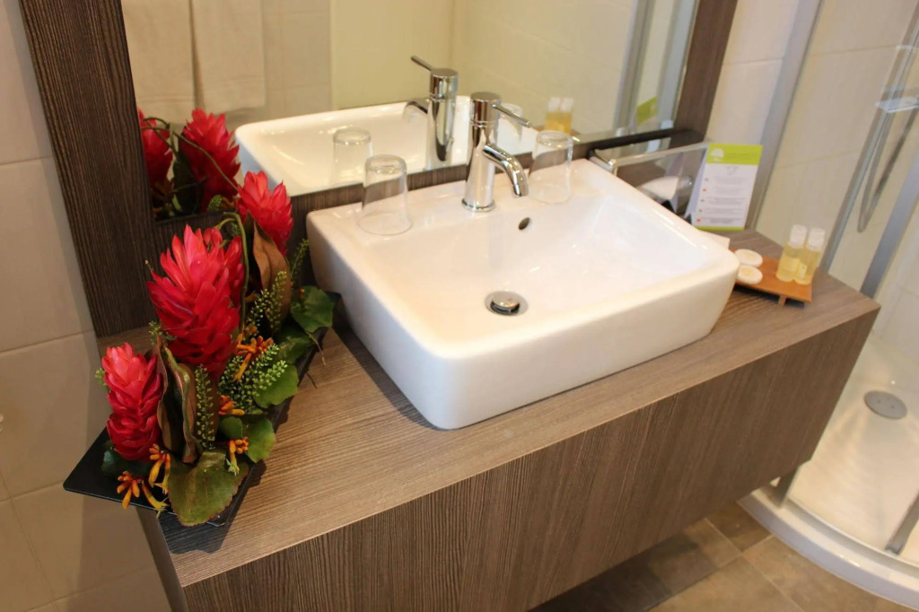 Le Splendid Hotel Lac DAnnecy - Handwritten Collection