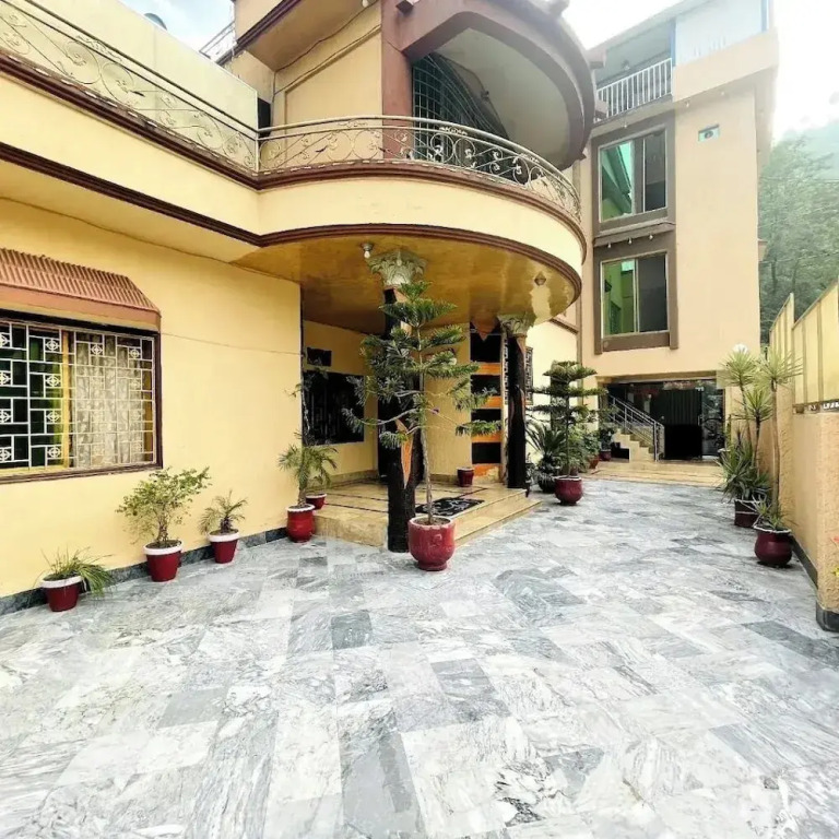 The Lodge Guest House