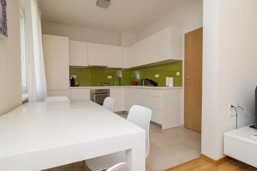 FM Luxury 2-BDR Apartment - Rise and Shine