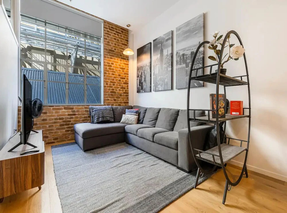Stylish City Pad Near Sky Tower!