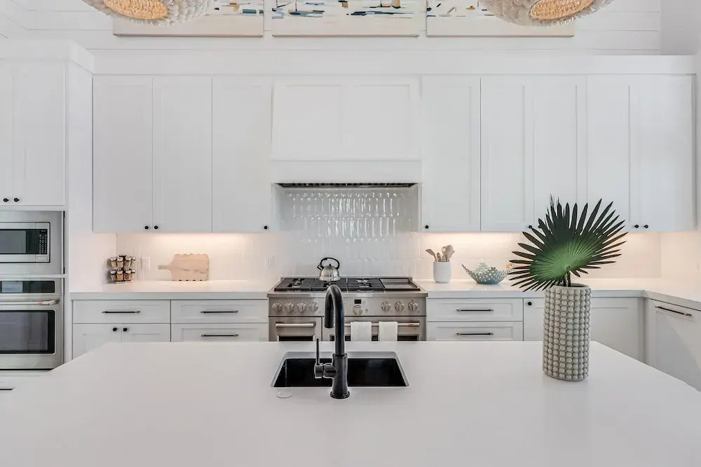 Lakeside Luxury 230 LAK