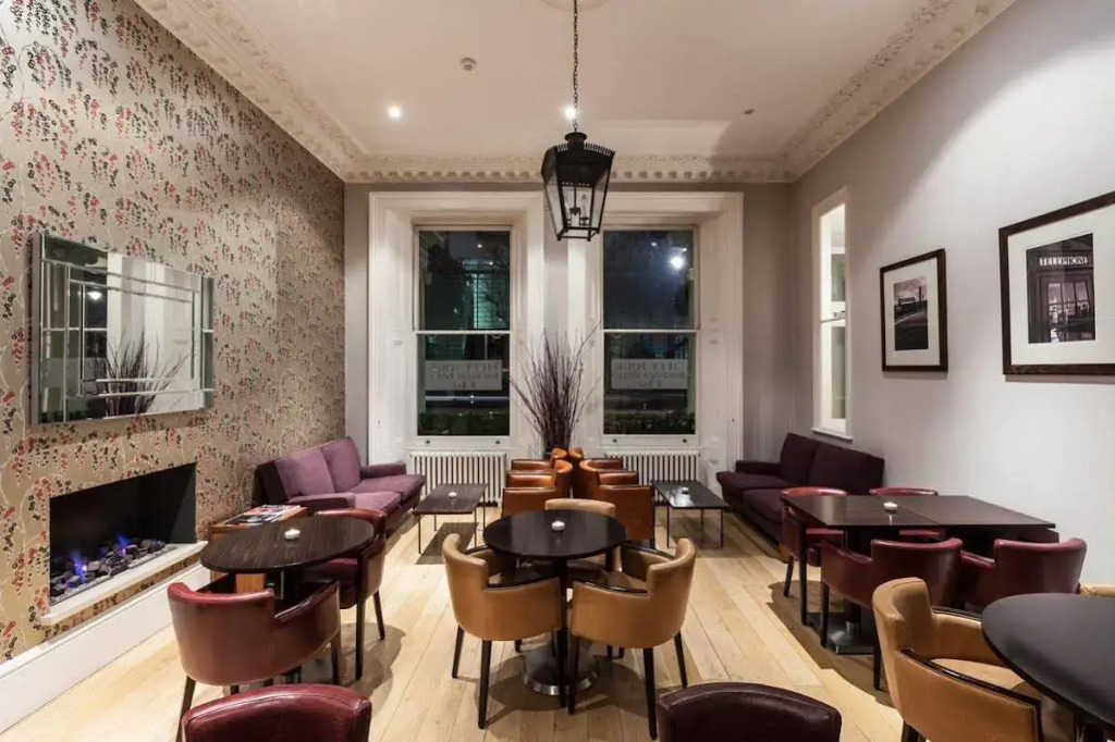 54 Queens Gate Hotel