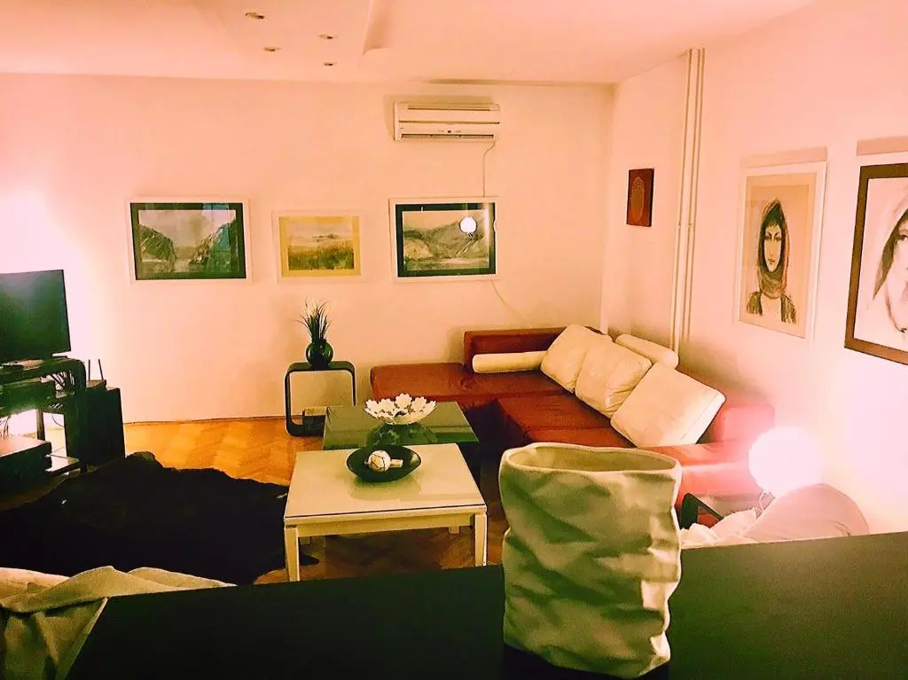 Villa Mina Kladovo, 5-Bedroom Villa with Pool for up to 12 People