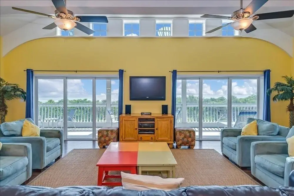 200 Seabreeze Ct - 5Br Home