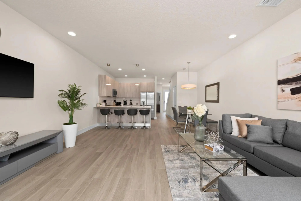 Cozy 3bd 3bath @HiddenForest with pool