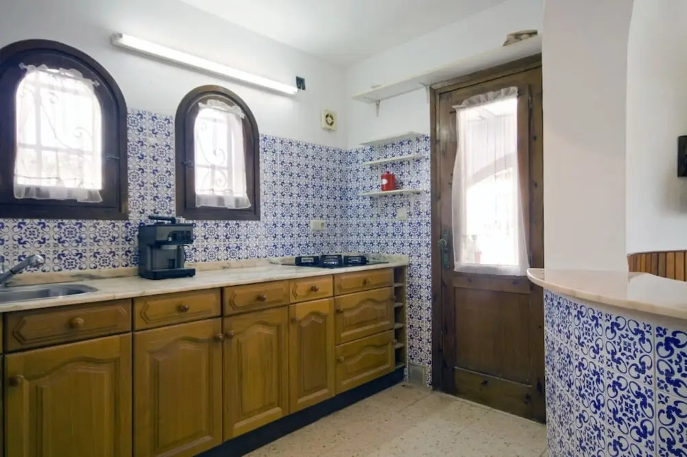 Villa - 4 Bedrooms with Pool and WiFi - 104982