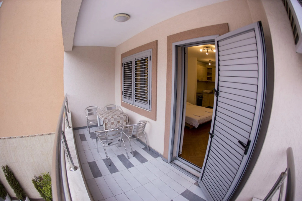 SMS Apartments