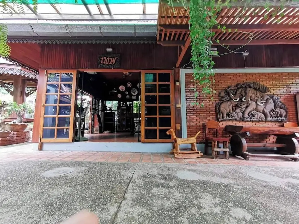 Baanthep Antique Homestay