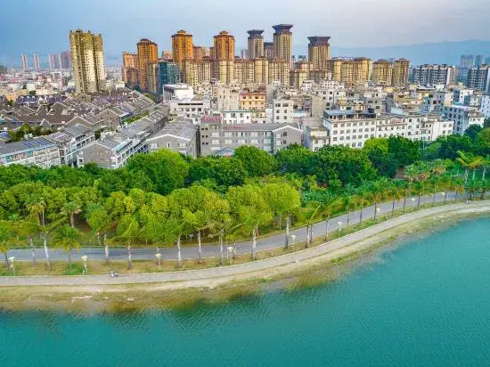 Huquan Bund Hotel