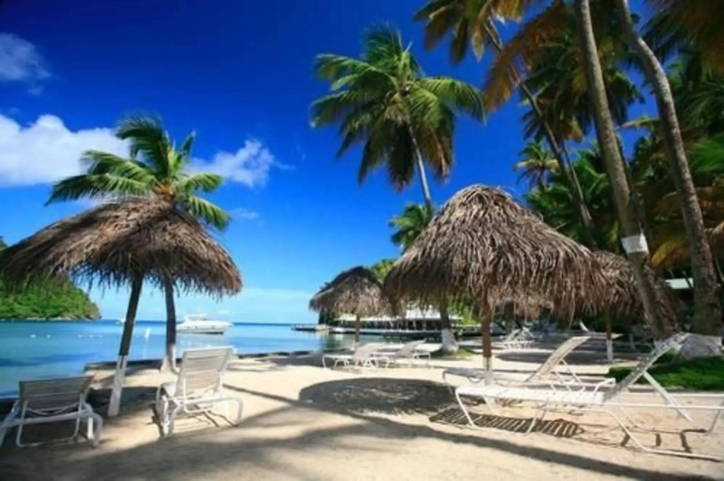 Marigot Beach Club & Dive Resort
