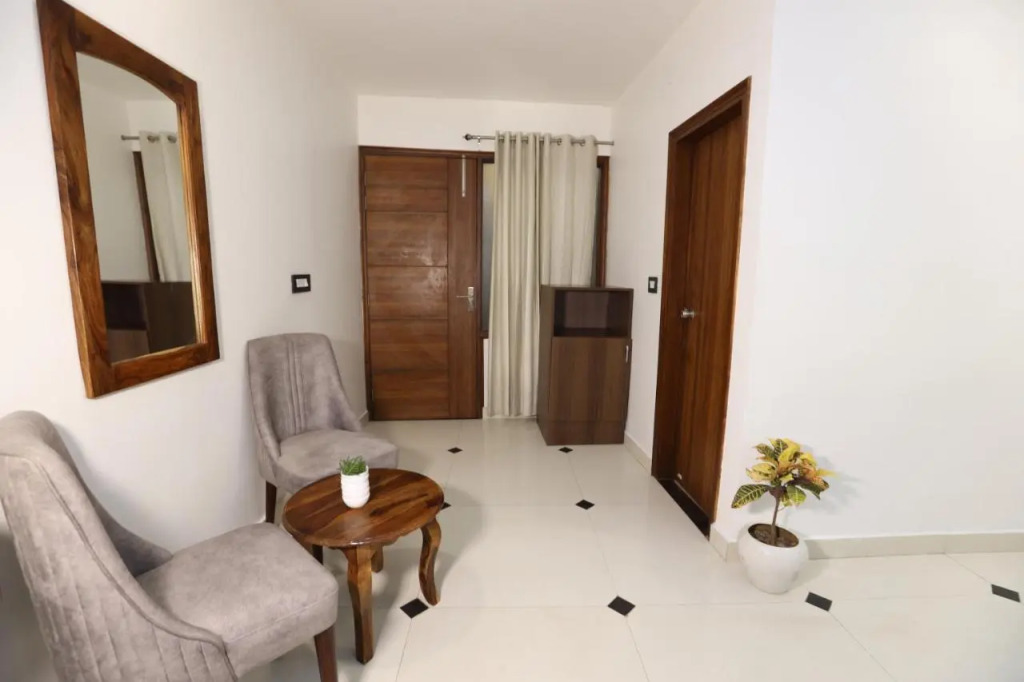 Hotel Lavit Couple Friendly near Faridabad Metro station