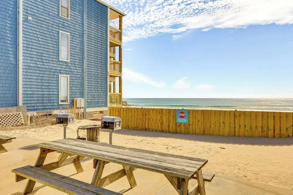Ocean-view Condo: Steps to North Topsail Beach!