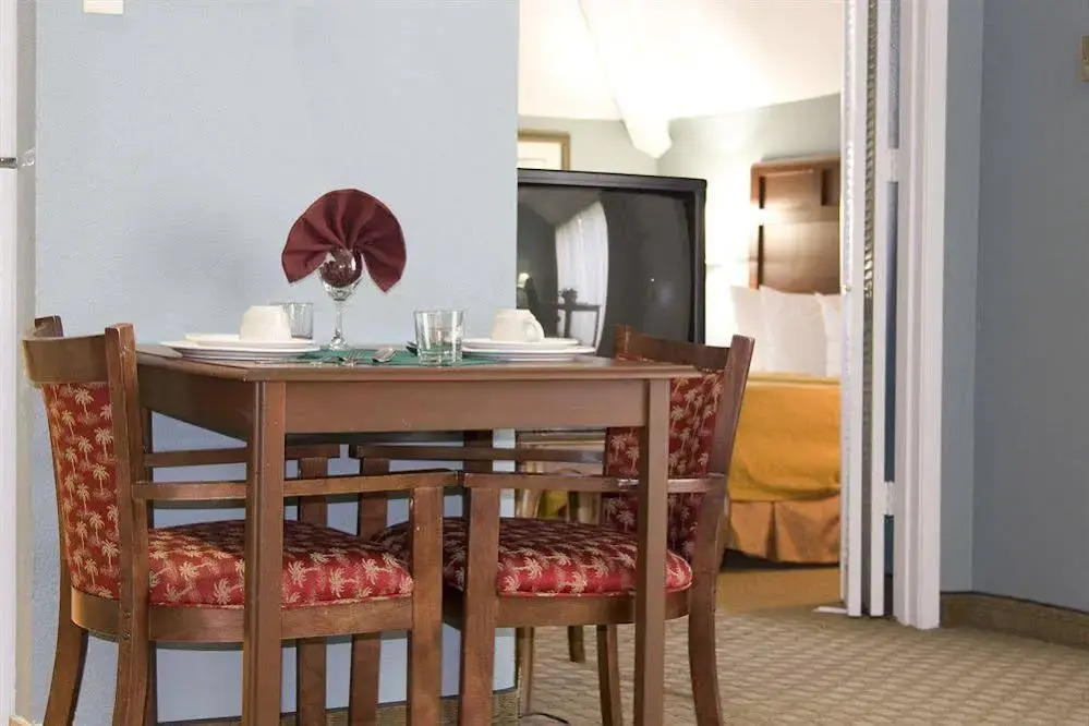 AmeriGold Suites