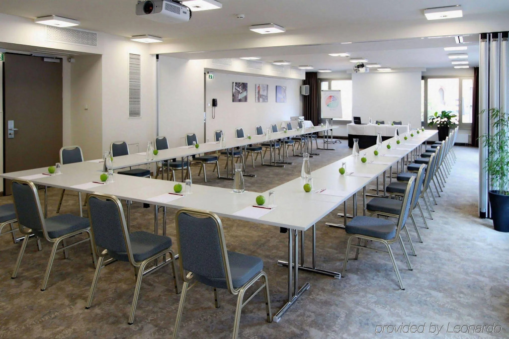 Отель Arcotel John F