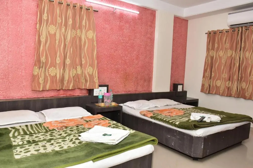 Hotel sai dhyan