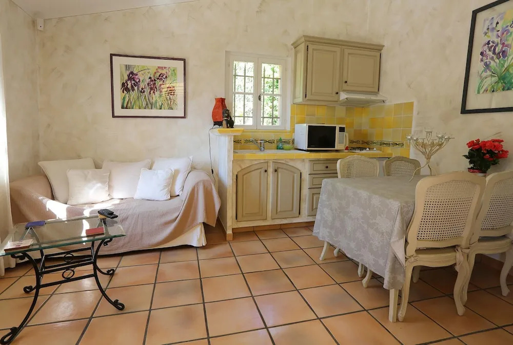 Villa Jas Fontaine by Villa Plus