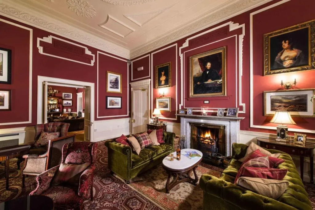 Thainstone House
