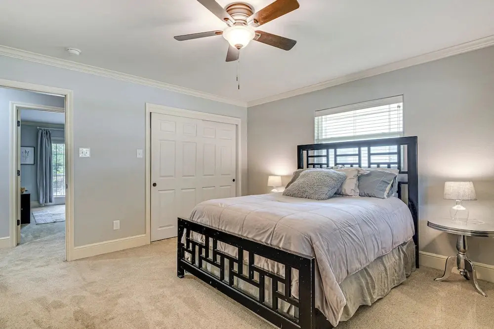 Walk to Texas A&m: College Station Home w/ Yard!