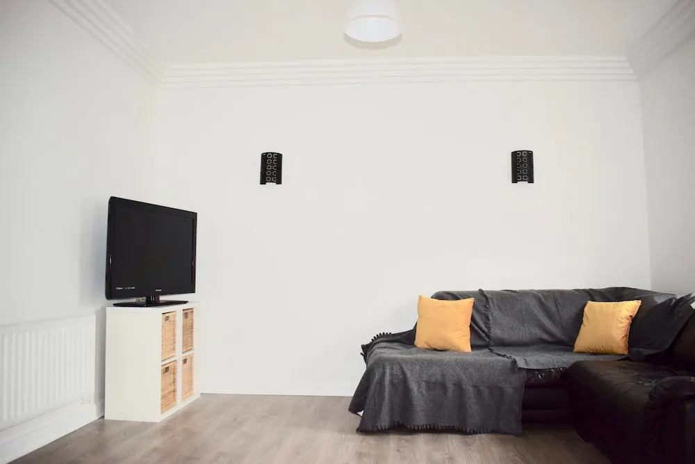 Modern 2 Bedroom Ifsc in Spencer Dock