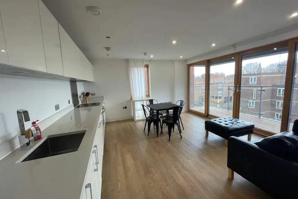 Peaceful 1BD Flat With Balcony - Bethnal Green