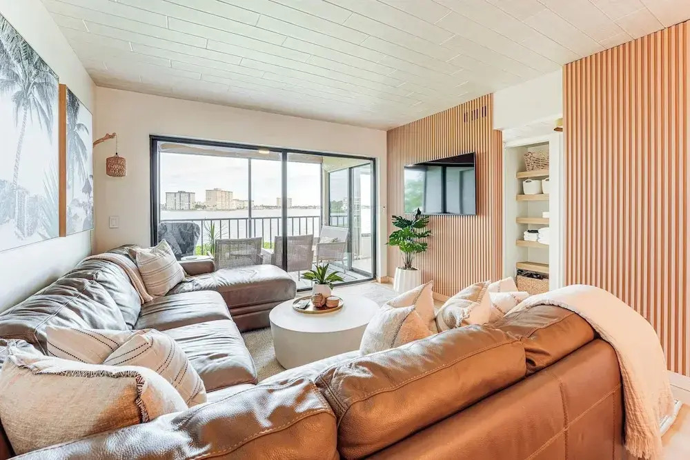 Heated Pool Access: Bayfront Isla Del Sol Condo