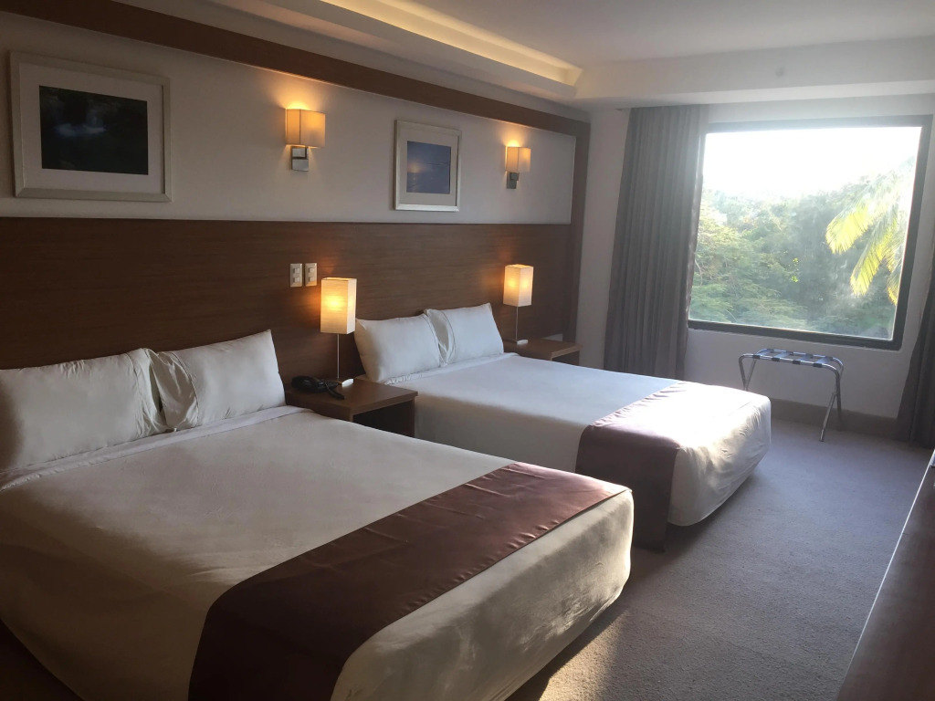 Weston Suites Hotel