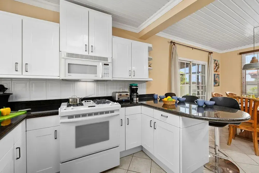 Cozy Tranquil 3BR 2BA Home w Private Pool Patio